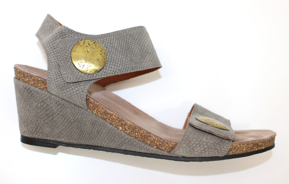 Taos Women's Carouse 2 Button Wedge Leather Sandals Shoes EUR 41 US 10-10.5